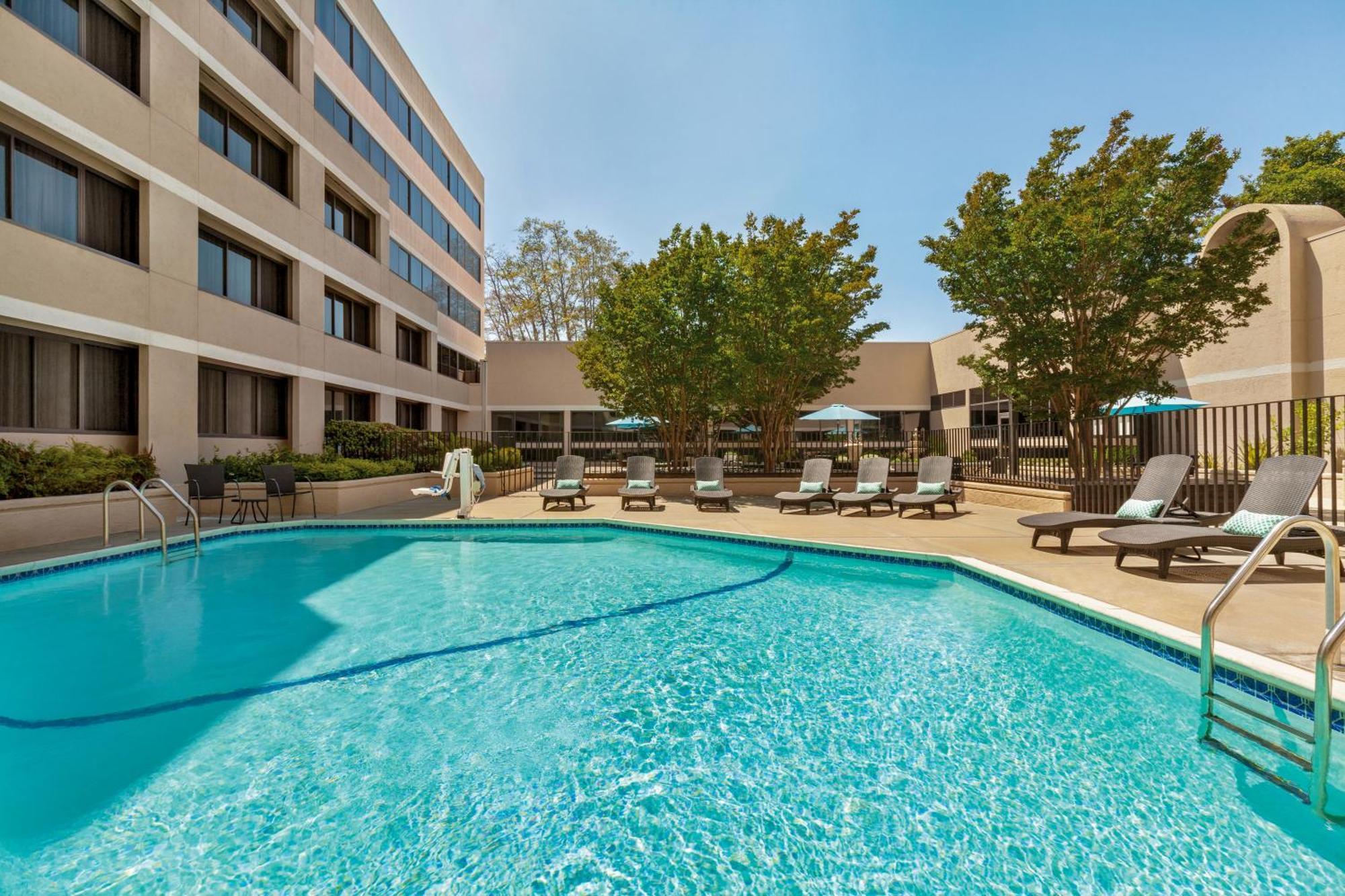 Radisson Hotel Sunnyvale - Silicon Valley Exterior photo