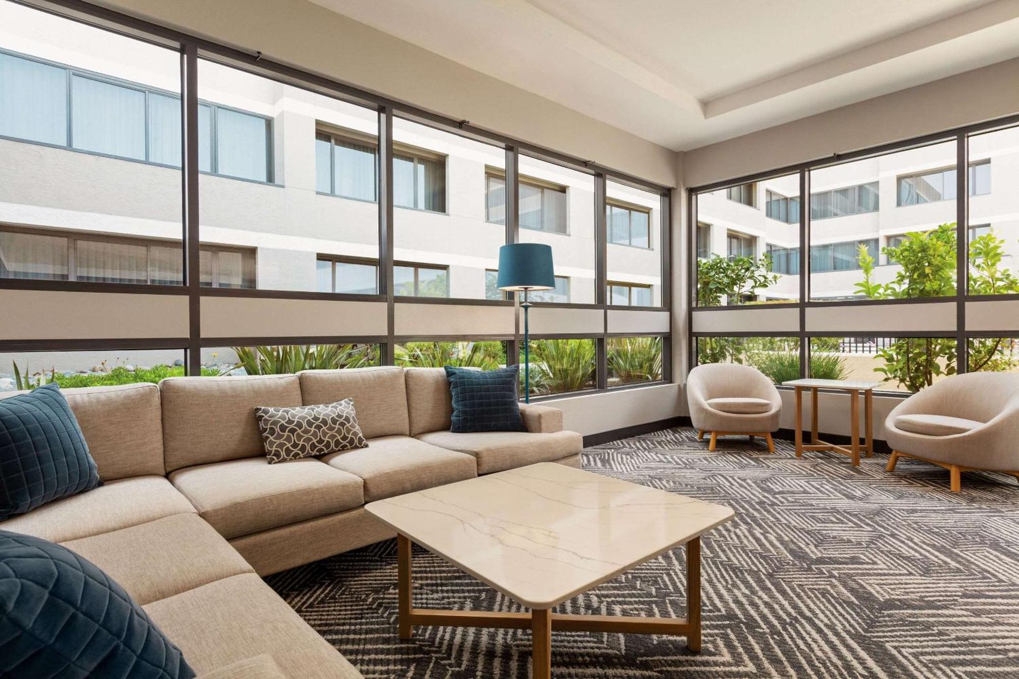 Radisson Hotel Sunnyvale - Silicon Valley Exterior photo