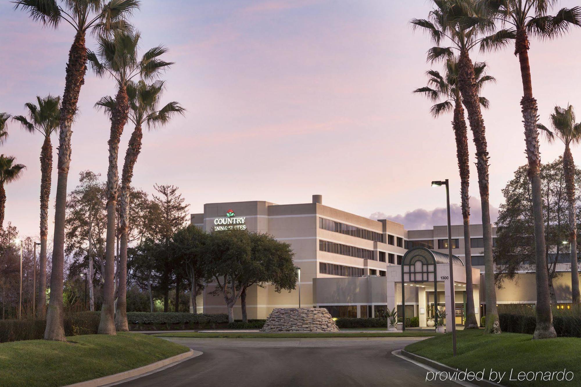 Radisson Hotel Sunnyvale - Silicon Valley Exterior photo